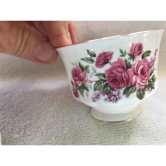 Queen Anne Bone China-England-gold Trim-creamer & Sugar-2 1/2” Tall - Picture 3 of 5